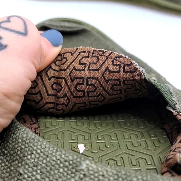 Sanuk | Sidewalk Surfer olive green slip-on sneakers | MENS 9 NWOT - Picture 5 of 9